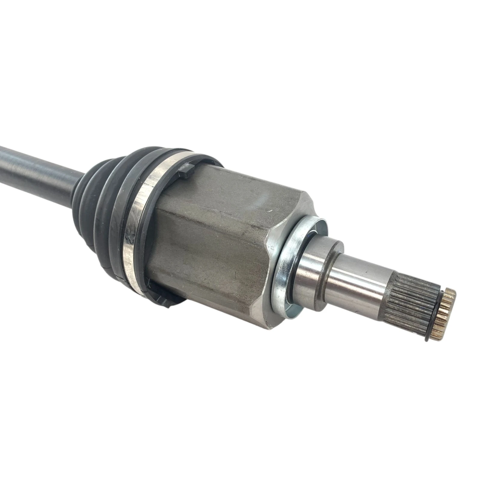 Drivaksel Mitsubishi Grandis høyre foran 965 mm
